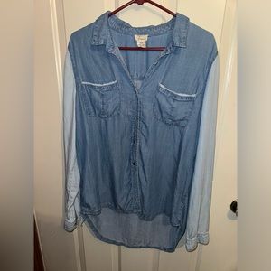 Women’s size XL Andrea Jovine button down denim shirt